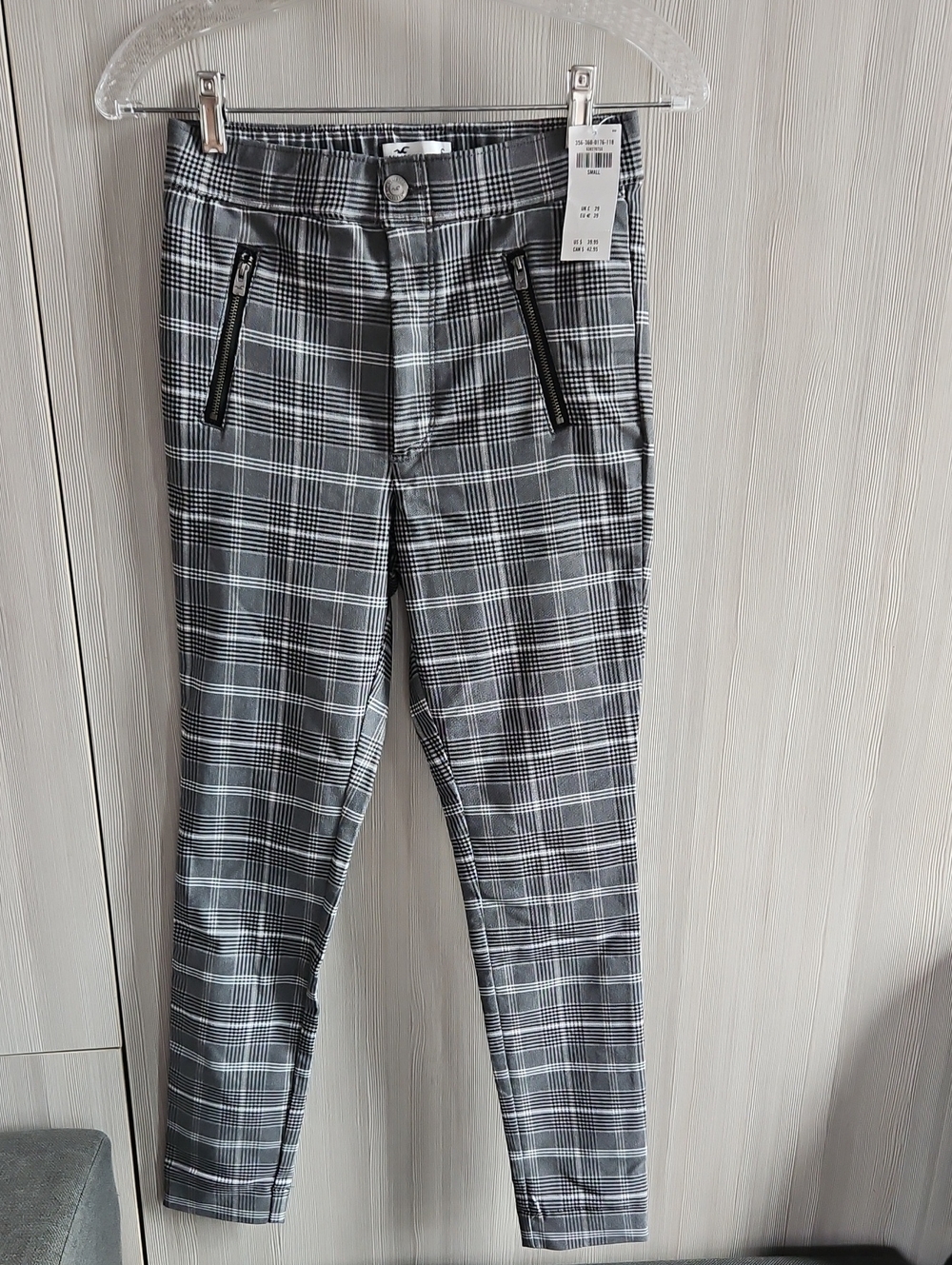 Hollister Black & White Plaid Ultra High Rise Pants Size Small